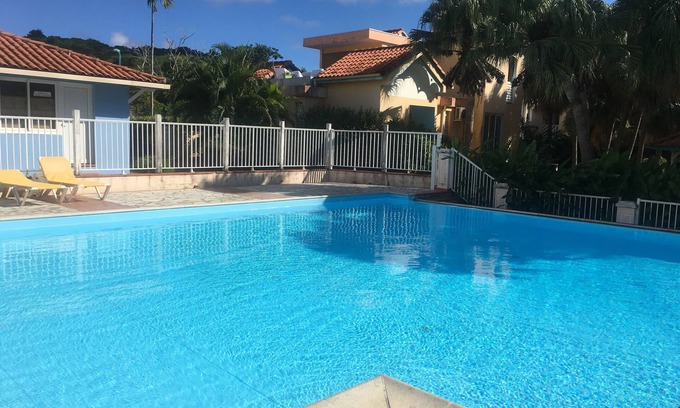 Sainte-Anne Apartment | BEAUTIFUL and large T2 in Residence with swimming pool. WIFI. All comforts.