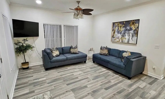 East County Civic Group Apartment | Beautiful and Modern Apartment