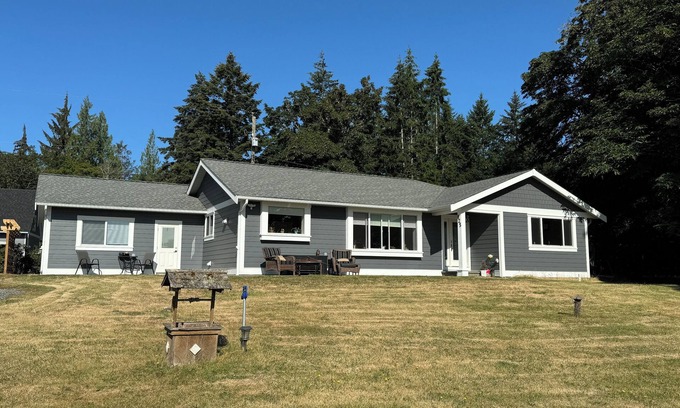 Regional District of Nanaimo House | Beautiful and private 3 bed 2 bathroom Rancher on 3 acres with a pond view.