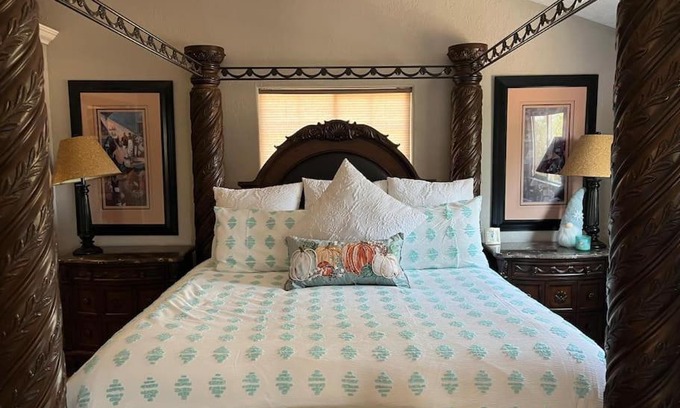 Junction House | Beautiful and Relaxing Guest House!