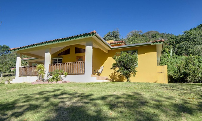 Angeles House | Beautiful and roomy residence close to nature adventure attractions!