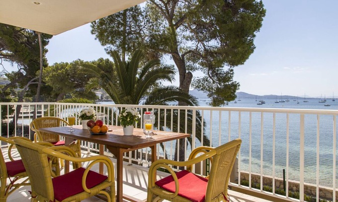 Puerto de Pollensa Apartment | Beautiful apartment on the seafront
