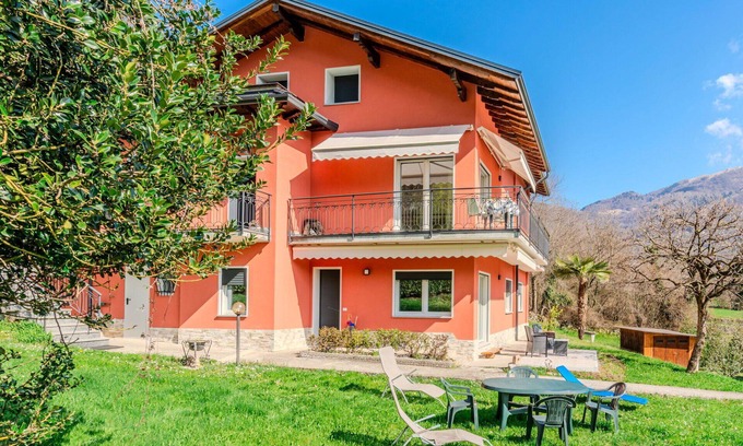 Cerano d'Intelvi Apartment | Beautiful apartment for 6 people with WIFI, TV, patio and parking