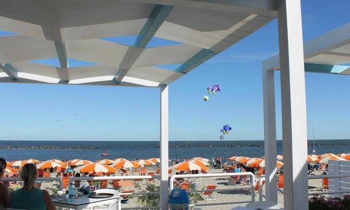 Lido di Pomposa Apartment | Beautiful apartment for 4 guests with pool, WIFI, A/C, TV and parking