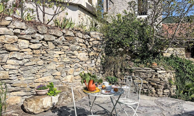 Pantasina Apartment | Beautiful apartment for 6 people with WIFI, TV, terrace and pets allowed