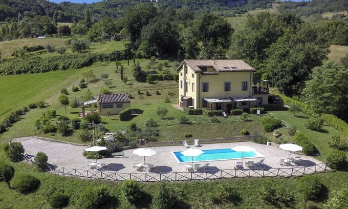 Penna San Giovanni Other | Beautiful apartament for family with pool garden and restaurant