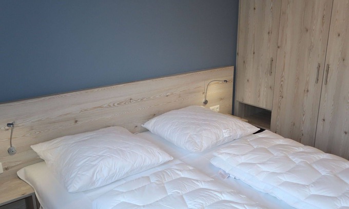 Wremen Apartment | Beautiful apartment for 6 people with WIFI, TV and pets allowed