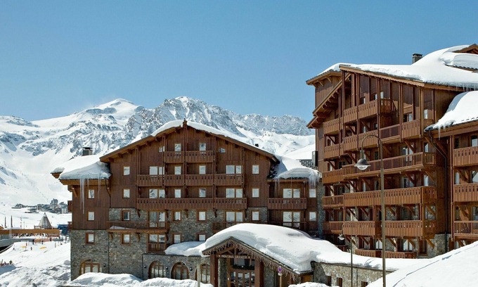 Le Lavachet Apartment | Beautiful apartment for 6 guests with pool, hot tub, WIFI, TV, terrace, pets allowed and parking