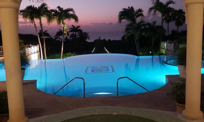 Sugar Hill Apartment | Beautiful apartment overlooking fabulous landscaped gardens and pools.