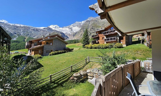 Saas-Fee Apartment | Beautiful apartment for 6 guests with WIFI, TV and balcony