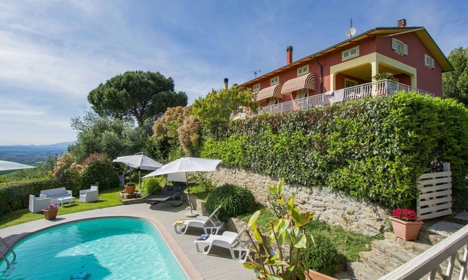Giugnano Apartment | Beautiful apartment for 10 guests with WIFI, private pool, TV, patio, pets allowed and parking