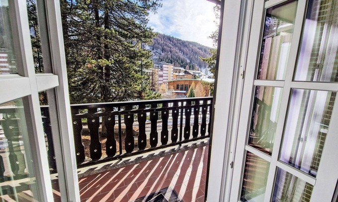 Madesimo Apartment | Beautiful apartment for 4 guests with WIFI, TV, balcony, pets allowed and parking