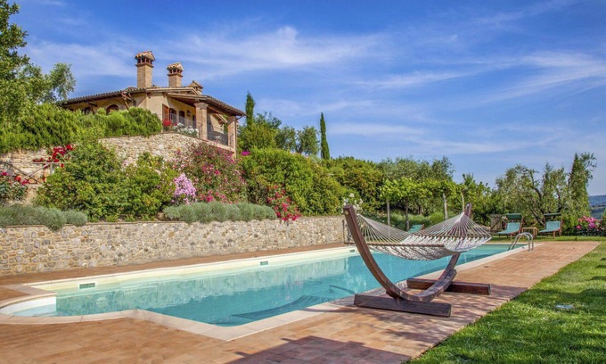 Allerona Apartment | Beautiful apartment for 6 people with pool, WIFI, TV, patio, pets allowed and panoramic view