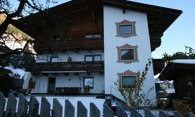 Neustift Im Stubaital Apartment | Beautiful apartment for 7 guests with WIFI, TV, balcony and parking