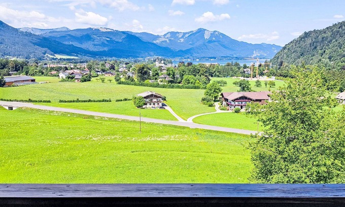 Strobl Apartment | Beautiful apartment for 3 guests with A/C, WIFI, TV and balcony