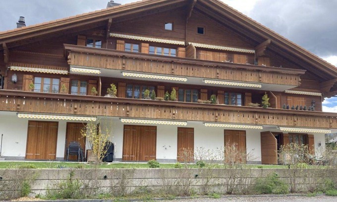 Saanenmoeser Apartment | Beautiful apartment for 6 people with WIFI, TV and balcony