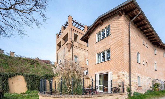 Fubine Apartment | Beautiful apartment for 4 people with pool, WIFI, TV, terrace, pets allowed and parking