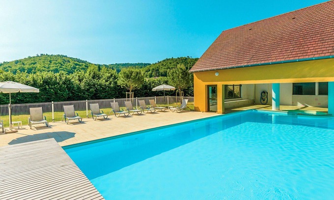 Montignac House | Beautiful apartment in villa for 4 people with pool, WIFI, TV, terrace and pets allowed