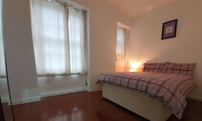 Curry Rivel Apartment | Beautiful Apartment In Grade II listed Complex