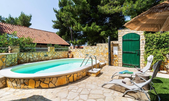 Ivan Dolac Apartment | Beautiful apartment in Ivan Dolac