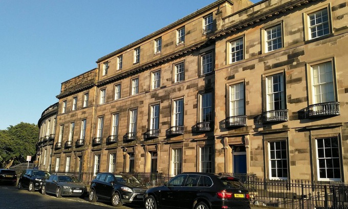 New Town Apartment | Beautiful Apartment in Edinburgh City Centre - License no. EH-69342-F