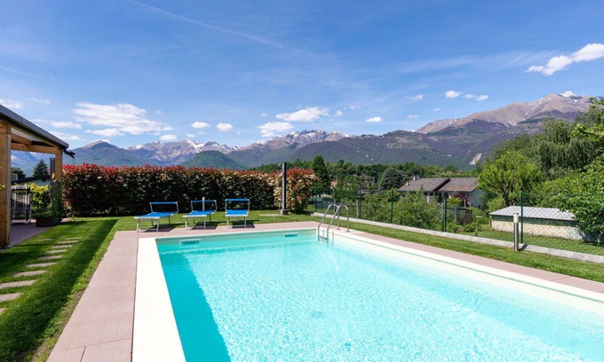 Colico Piano House | Beautiful apartment in villa for 6 guests with WIFI, pool, TV, terrace and parking