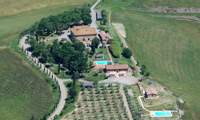 Peccioli Villa | Beautiful apartment in villa for 3 guests with pool, WIFI, panoramic view and parking