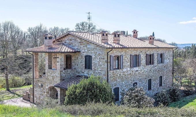 Lidarno Villa | Beautiful apartment in villa for 6 guests with WIFI, pool, TV, patio, pets allowed and parking
