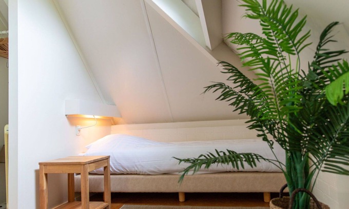 Municipality of Dalfsen House | Beautiful apartment in villa for 6 people with pool, WIFI, TV and terrace