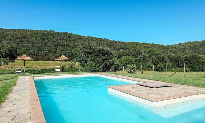 Montorsaio House | Beautiful apartment in villa for 4 guests with pool, WIFI, TV, patio, pets allowed and parking