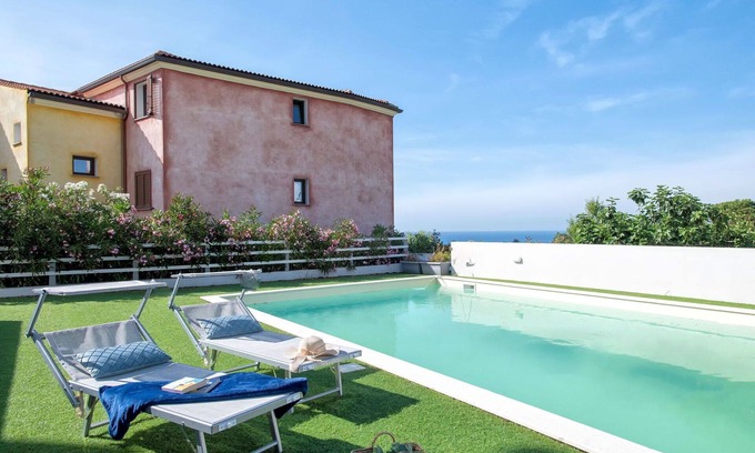 La Muddizza Apartment | Beautiful apartment for 5 guests with A/C, WIFI, pool, TV, patio and parking