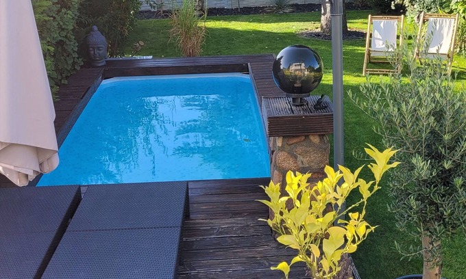 Zorbig Apartment | Beautiful apartment, on the first floor of my own home, with garden access and pool