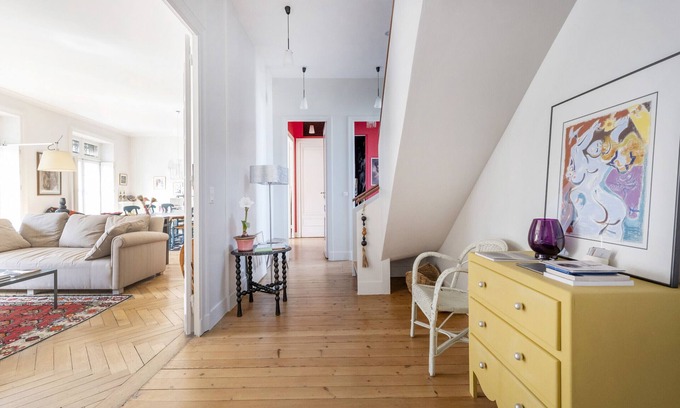 Saint Seurin - Fondaudege Apartment | Beautiful apartment, terrace with view, quiet+