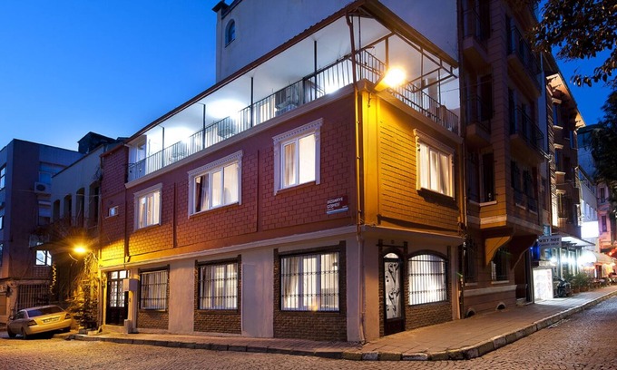 Sultanahmet House | Beautiful apartment with a view of the Blue Mosque