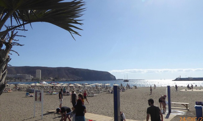 Los Cristianos Apartment | Beautiful apartment with sun all day and swimming pool climat./Free WIFI