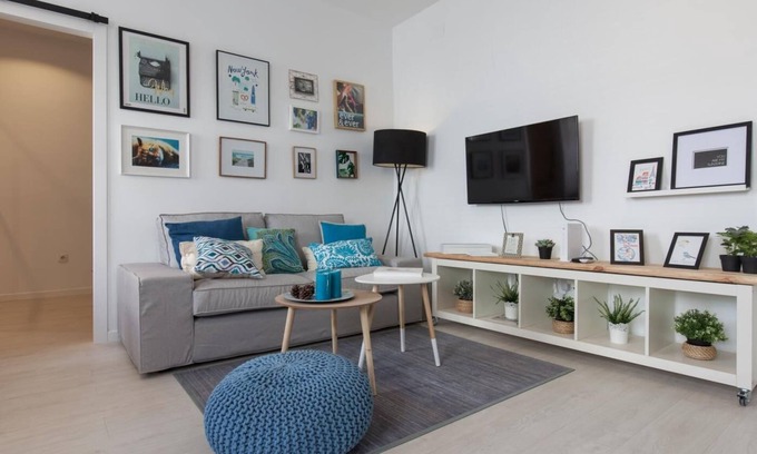 Tiro de Linea-Santa Genoveva Apartment | Beautiful Apt design 2 bed SEVILLA Wifi-Full 4 Pax