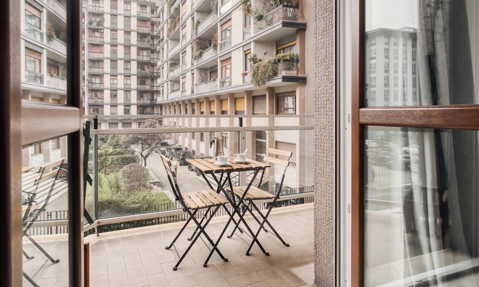 Ponte Seveso Apartment | Beautiful apt with 2 balconies