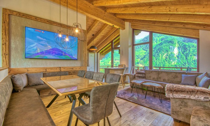 Kaprun House | Beautiful Austrian style Chalet at the ski slope