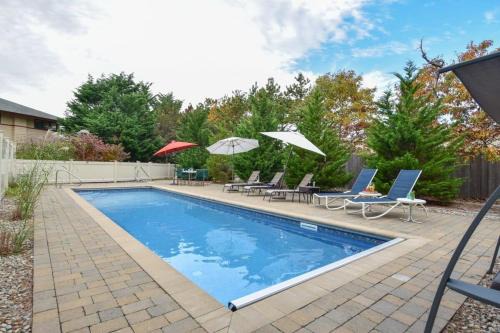 North Truro House | Beautiful backyard pool deeded beach rights