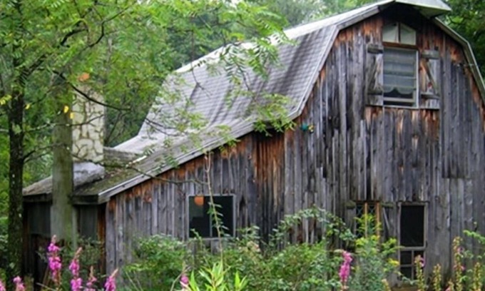 Kerhonkson Cabin | Beautiful Barn on 7 Acres - Get Away from it All