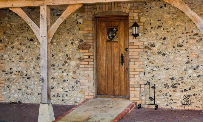 Box Hill House | Beautiful Barn With Outstanding Views And High Quality Facilities