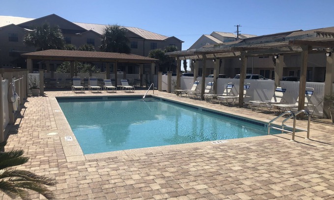 Sugar Beach House | *Beautiful Beach Getaway* 2 Bedroom/2.5 Bathroom Gulf Side Townhouse