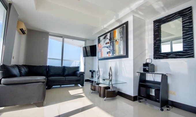 Bocagrande House | Beautiful beachfront Apartment in Bocagrande