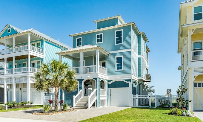 Galveston House | Beautiful Beachfront on East Beach w/Fenced Yard, Private Dune Walkover