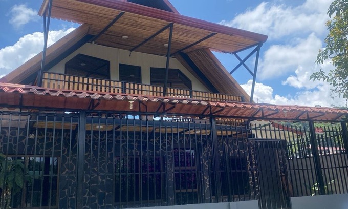 Rivas House | Beautiful BIG Chalet, in the country side of Riveras de Perez Zeledon,Costa Rica
