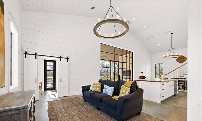 Clodine House | Beautiful Brazos Barndominium