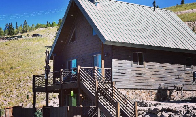 Beaver House | Beautiful cabin with amazing views. By hiking, biking, skiing and trail riding