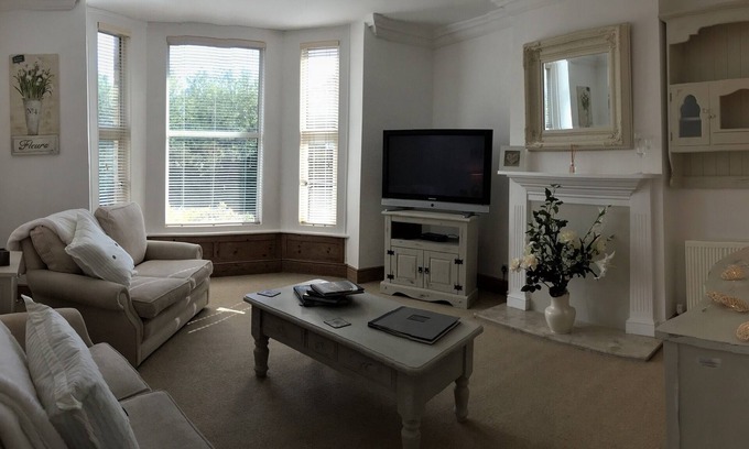 Angmering Apartment | Beautiful Character Property