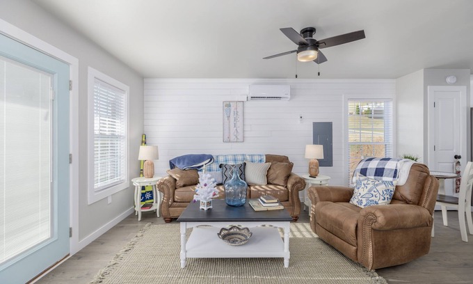 Bean Station Cottage | Beautiful Cherokee Lake Cozy Cottage 2 bed - 2 1/2 Bath, all new!