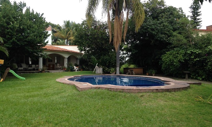 Cuernavaca House | Beautiful colonial house in gated street with security